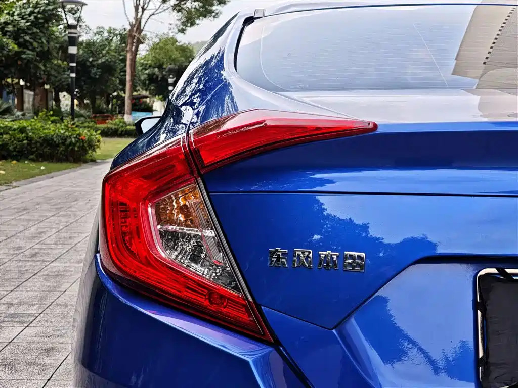 Honda Civic 2019 — фото 12