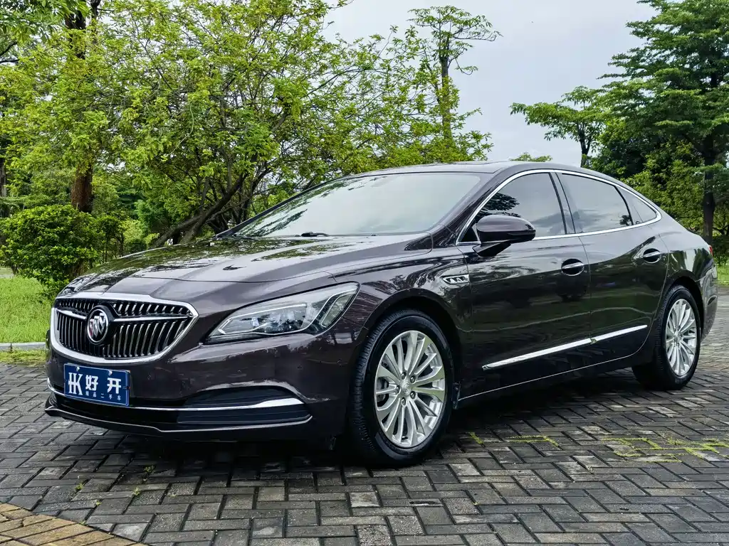 Buick LaCrosse 2018 — фото 1