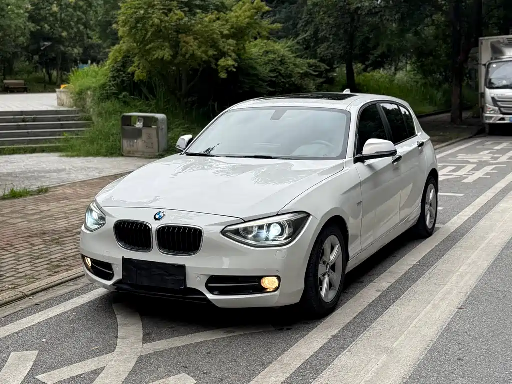 BMW 1 Series 2012 — фото 1