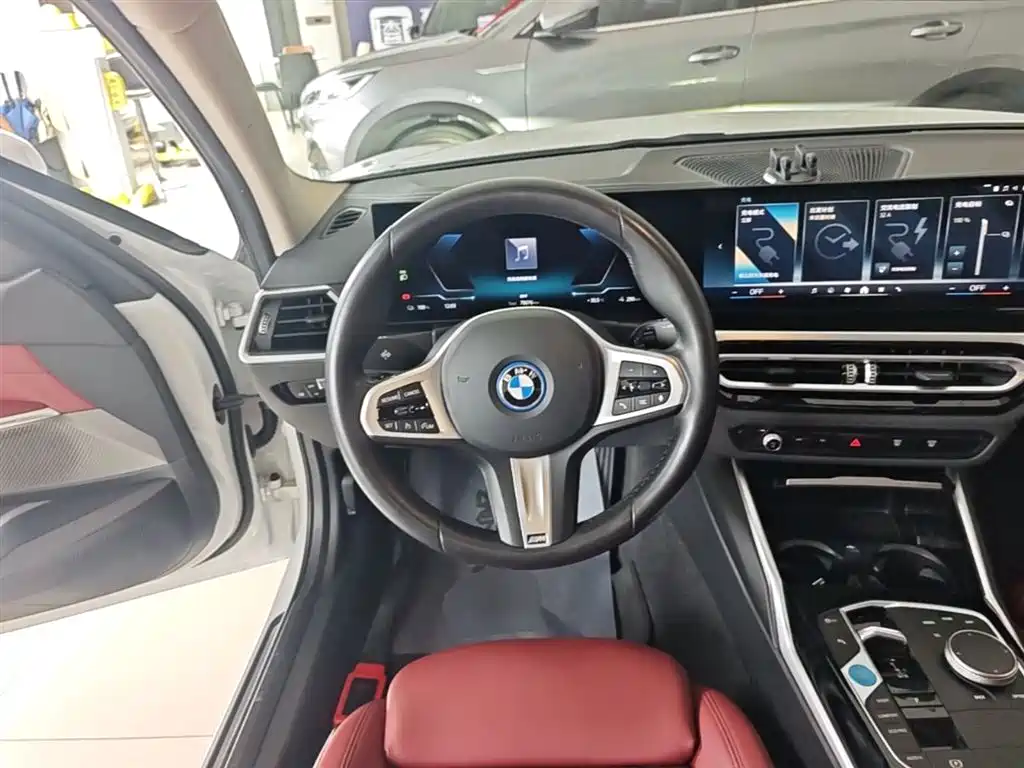 BMW i3 2024 — фото 11