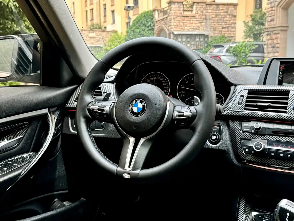 BMW 3 Series 2015 — фото 10