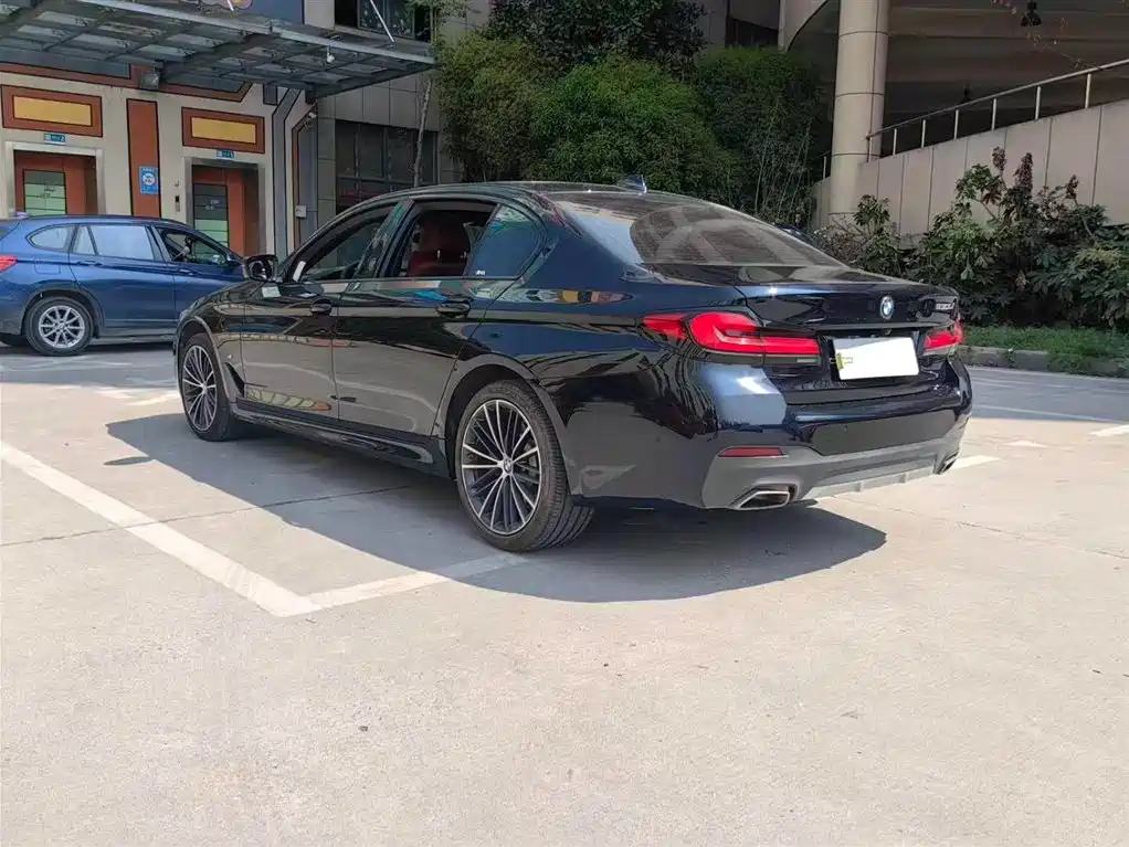 BMW 5 Series 2023 — фото 18
