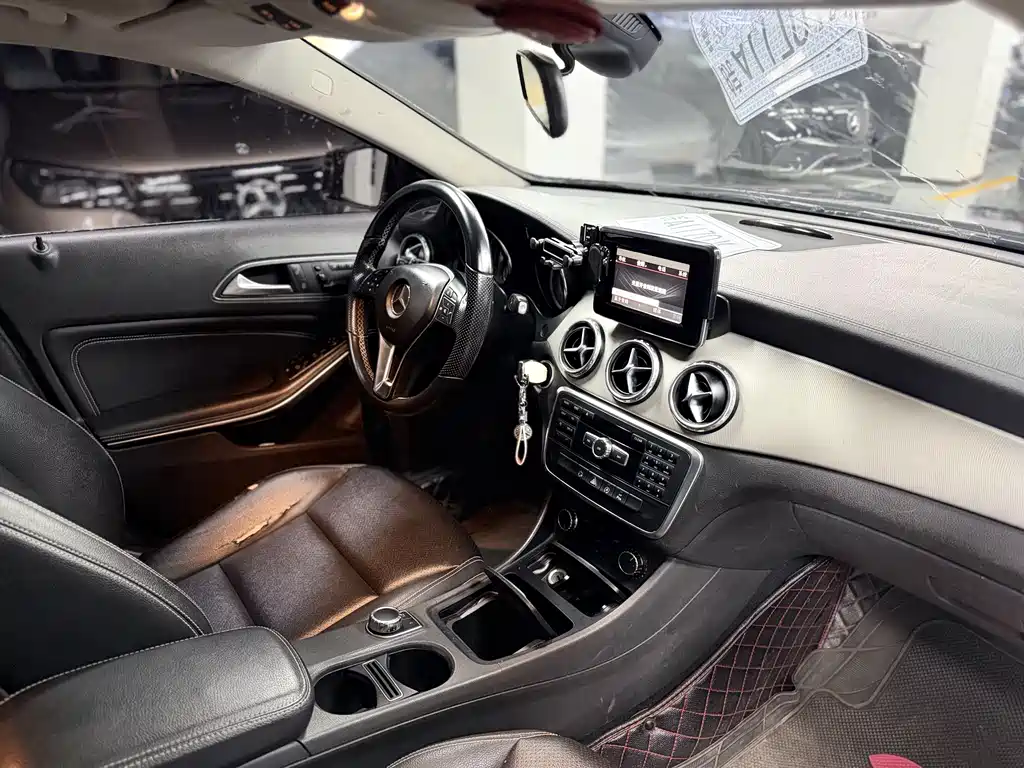 Mercedes-Benz GLA 2015