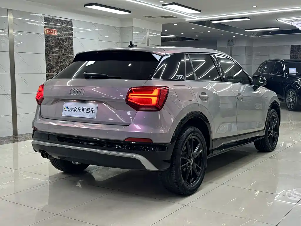 Audi Q2L 2019 — фото 4