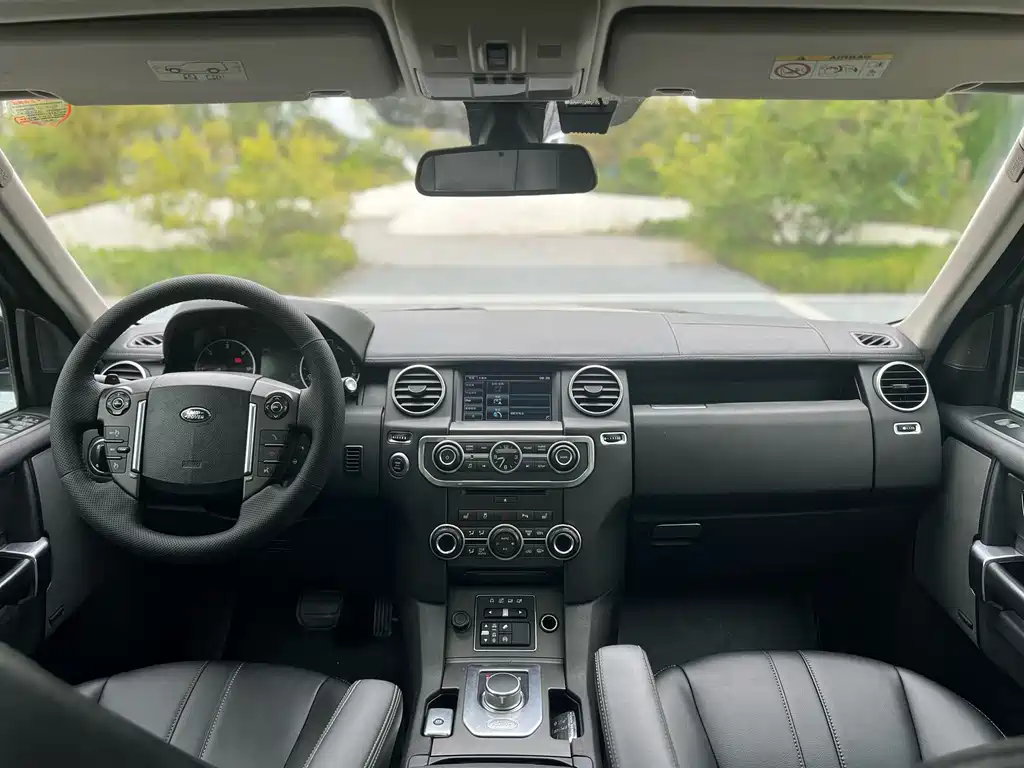 Land Rover Discovery 2014 — фото 18