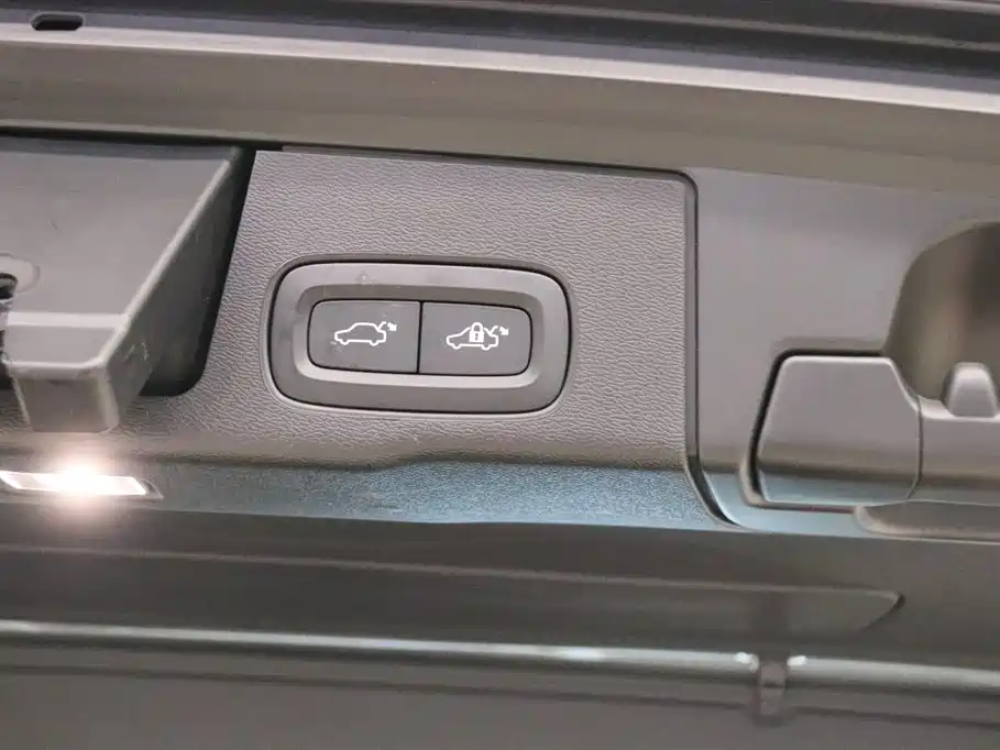 Volvo XC60 PHEV 2024 — фото 16