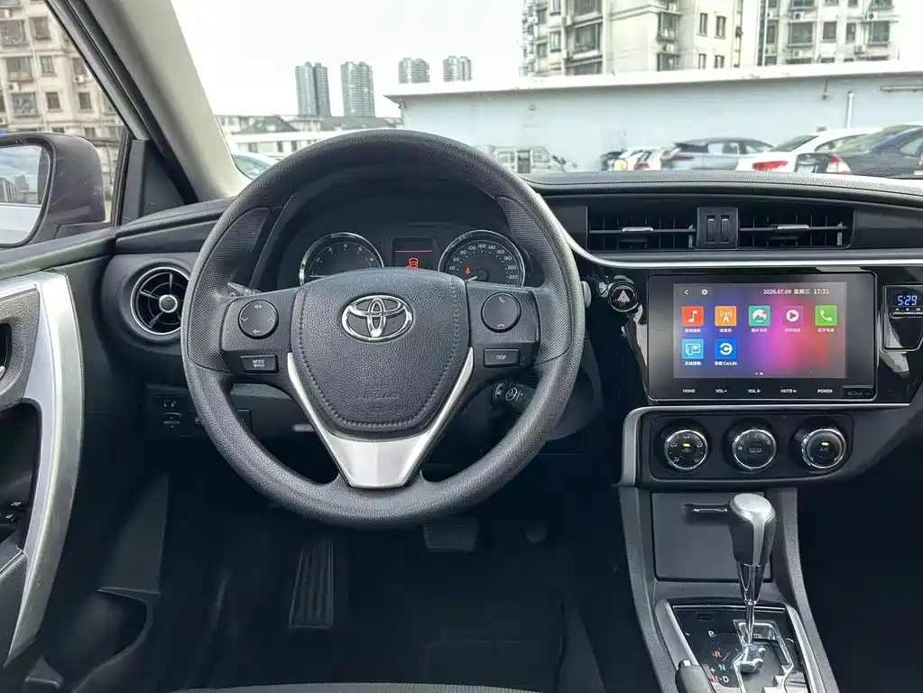Toyota Corolla 2018 — фото 14