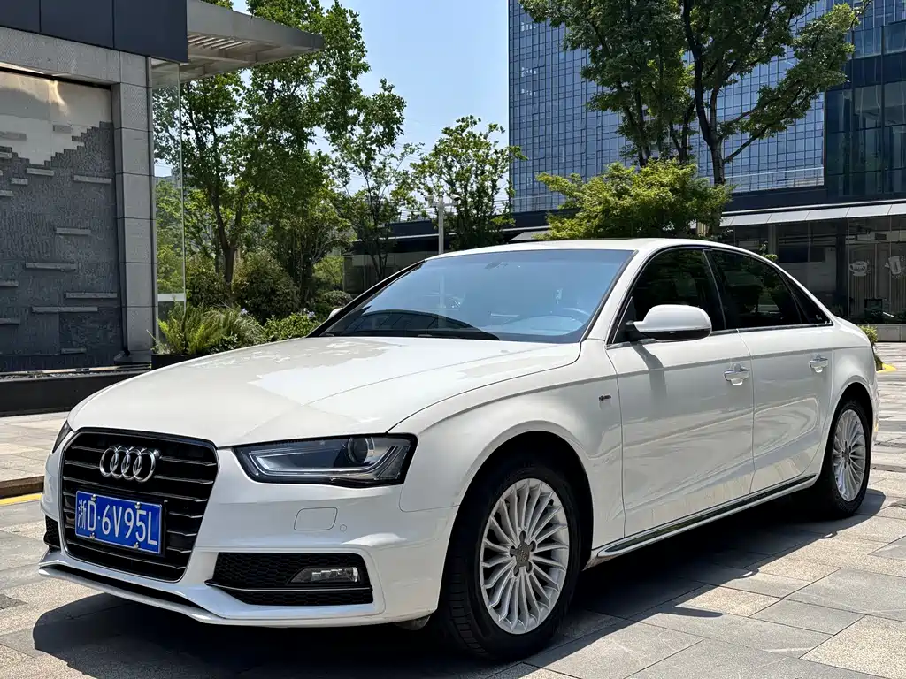 Audi A4L 2016 — фото 1