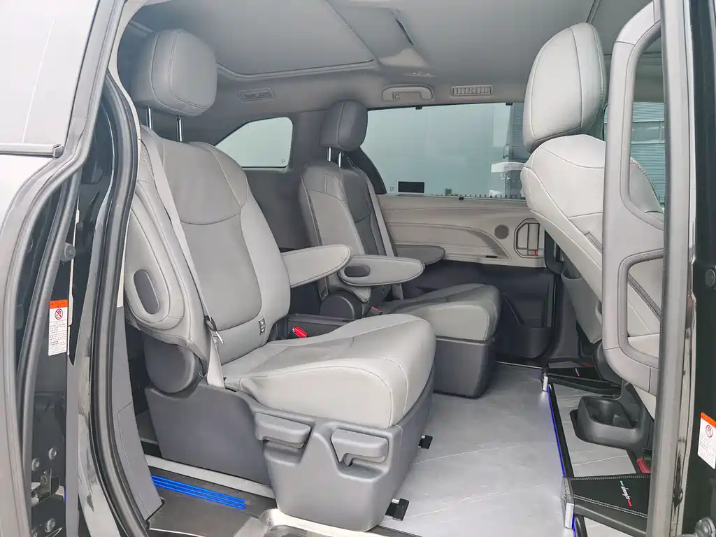 Toyota Granvia 2024