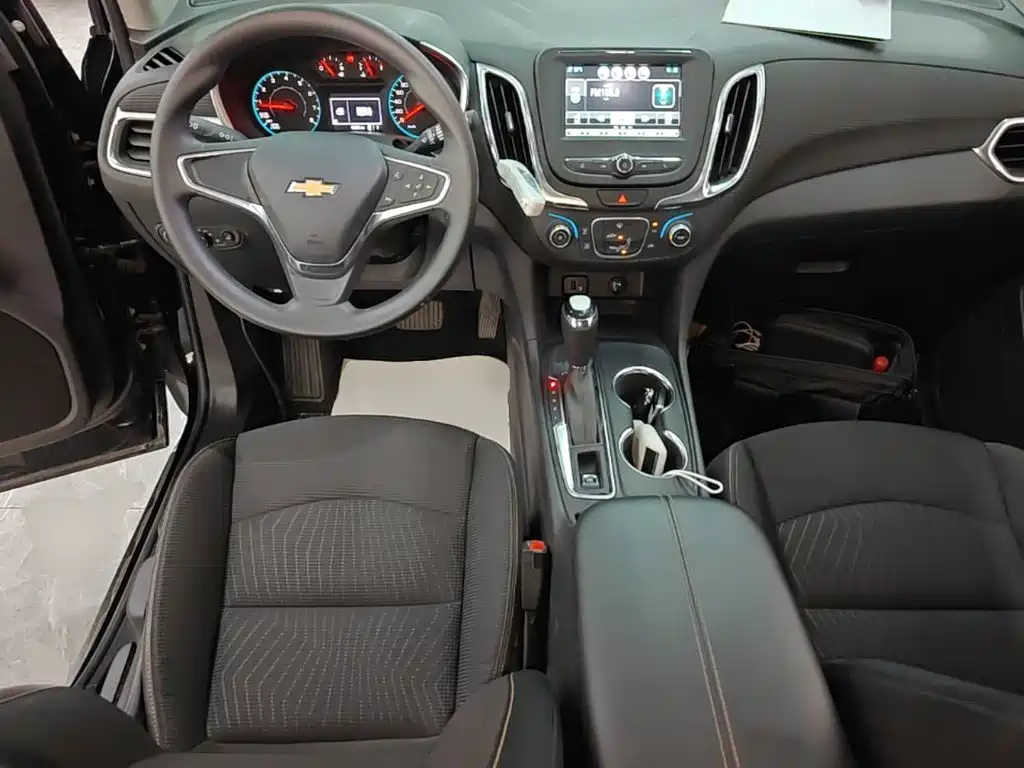 Chevrolet Equinox 2018 — фото 10
