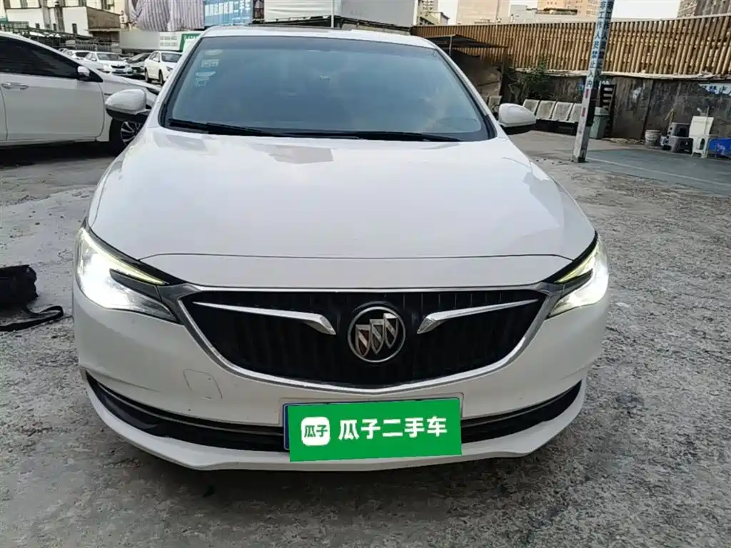 Buick Excelle 2018 — фото 3