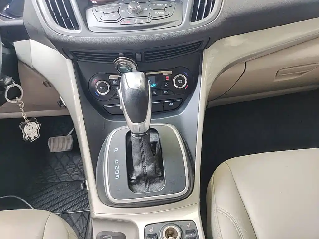 Ford Kuga 2014 — фото 10