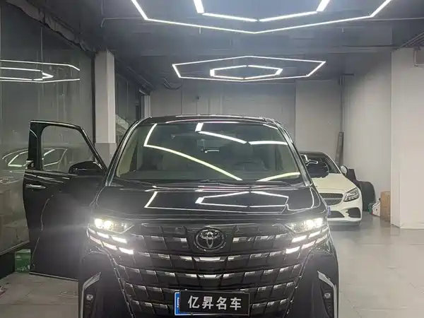 Toyota Alphard 2024