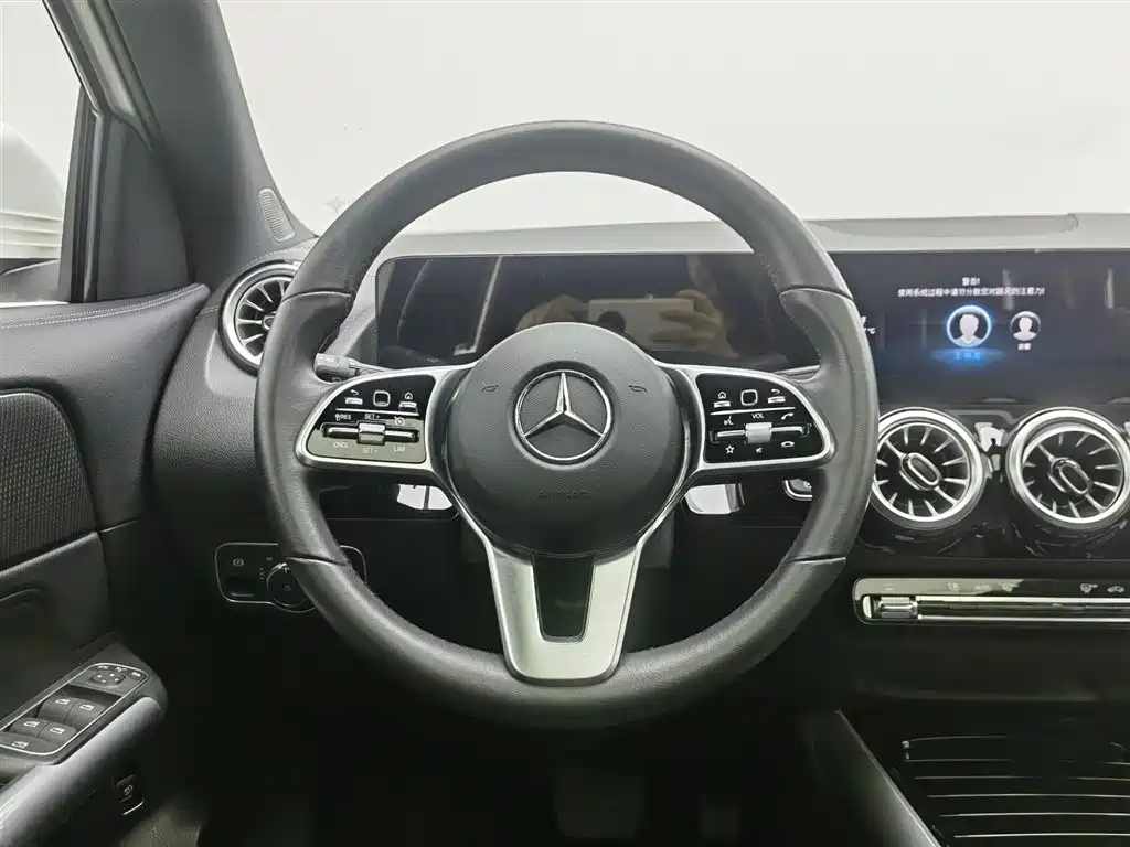 Mercedes-Benz GLA 2022 — фото 11