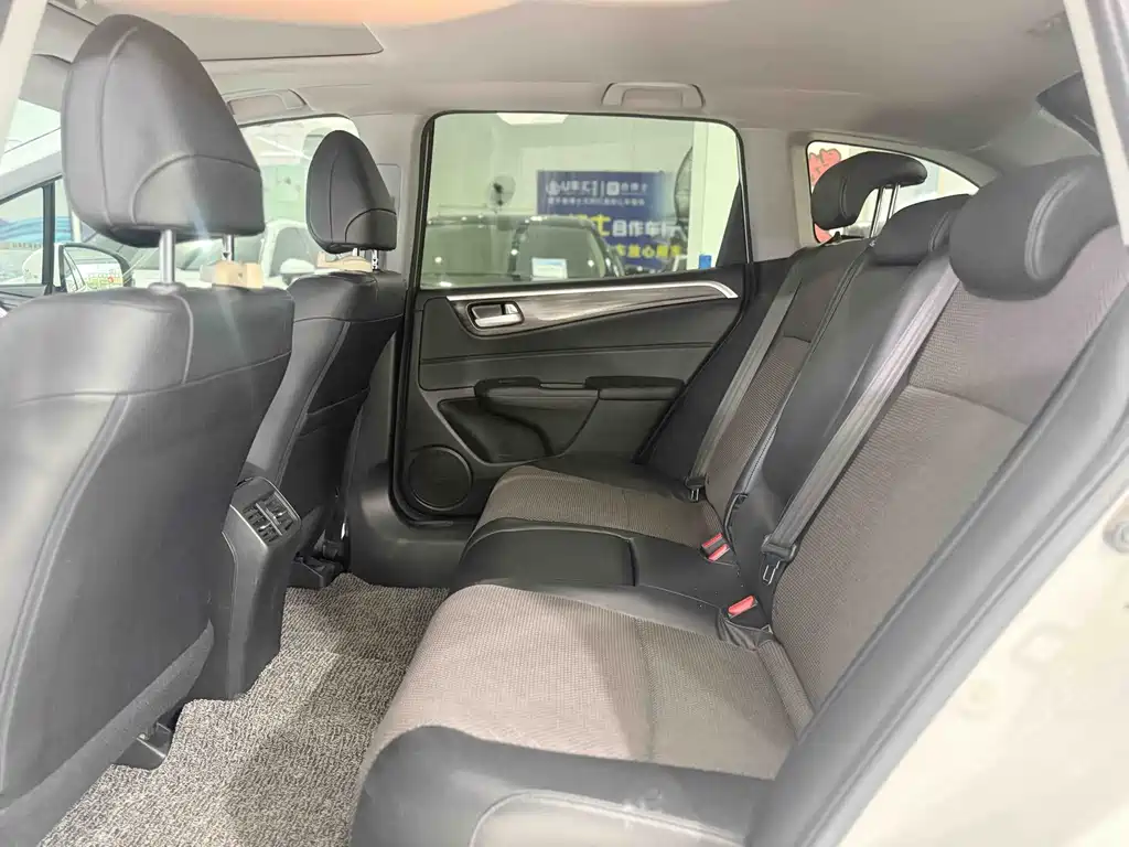Honda Jade 2018 — фото 6