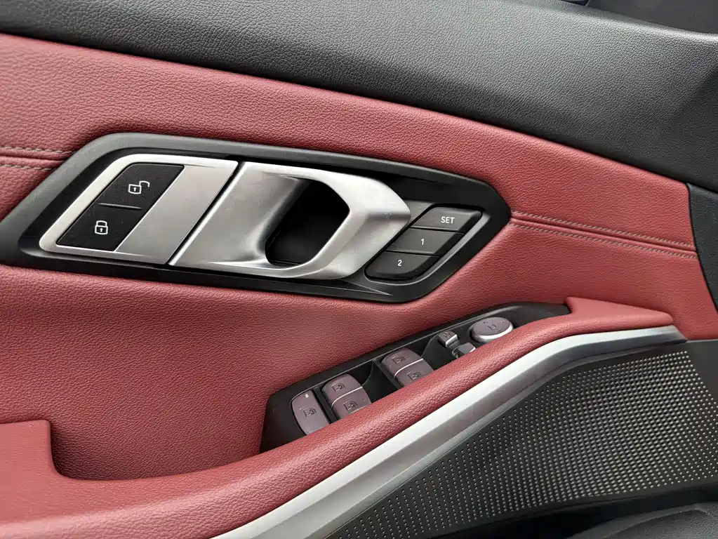 BMW 3 Series 2023 — фото 11
