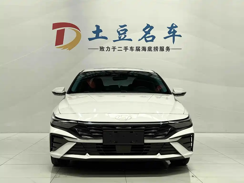 Hyundai Elantra 2023