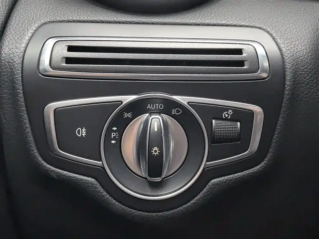 Mercedes-Benz C-Class 2019 — фото 21