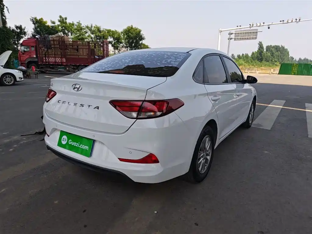 Hyundai Elantra 2019 — фото 7