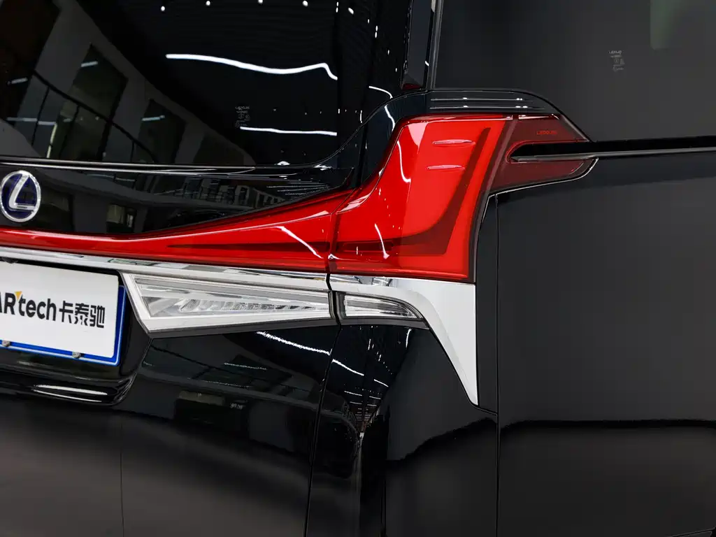 Lexus LM 2022 — фото 19