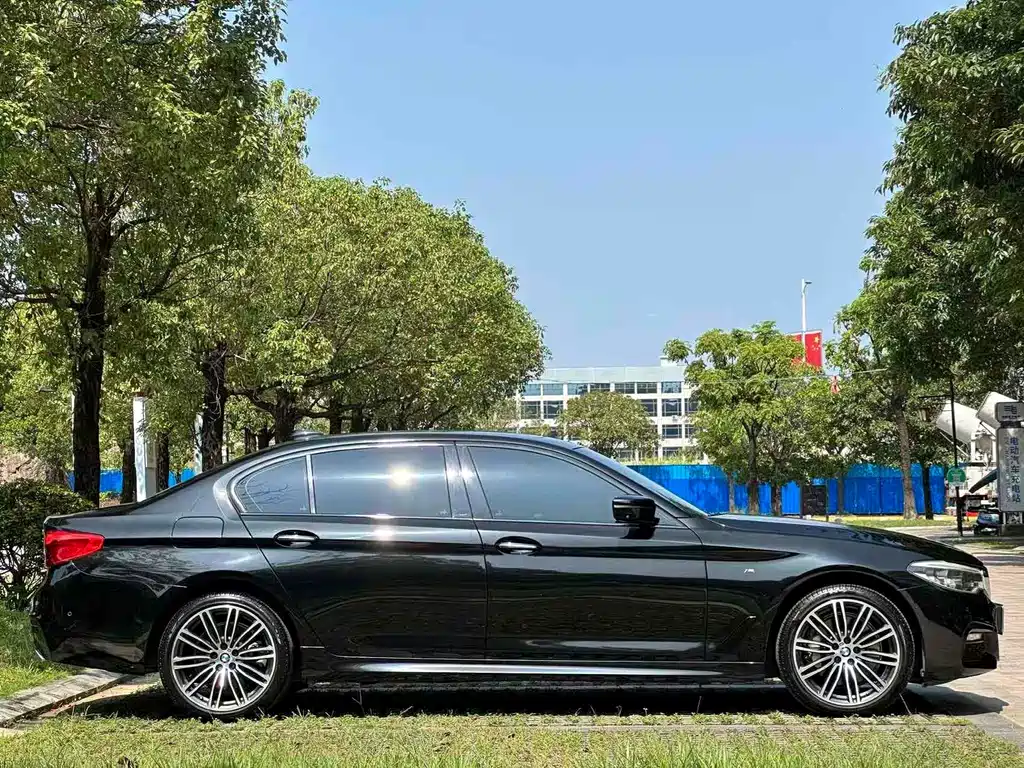 BMW 5 Series 2018 — фото 4