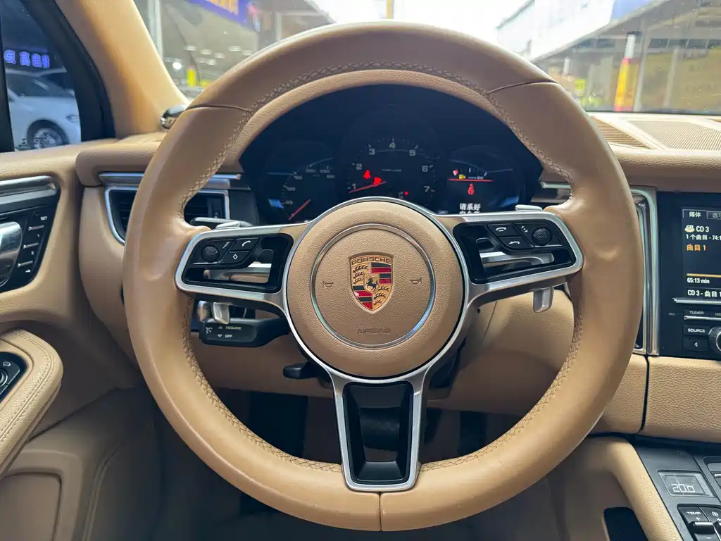 Porsche Macan 2015 — фото 12