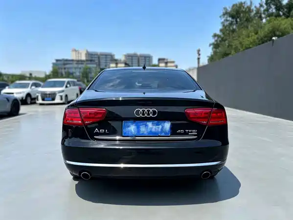 Audi A8 2012