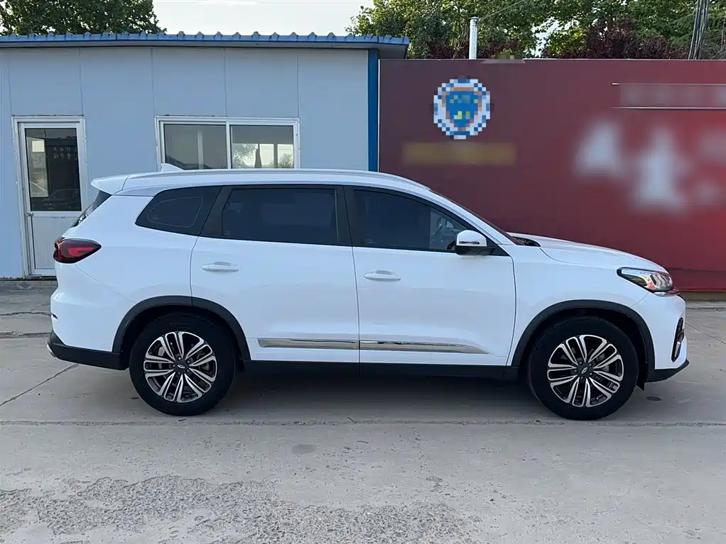Chery Tiggo 8 2022 — фото 11