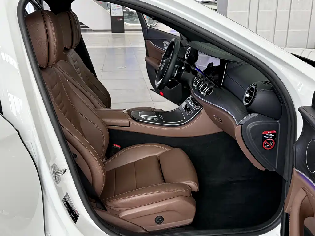 Mercedes-Benz E-Class 2021 — фото 12
