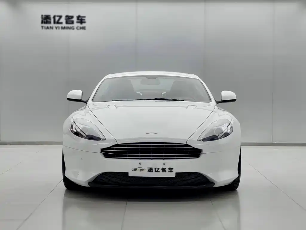Aston Martin DB9 2013 — фото 2