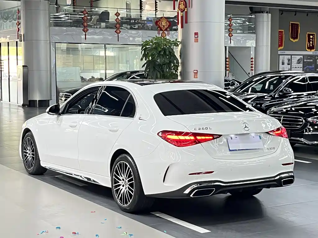Mercedes-Benz C-Class 2023 — фото 7