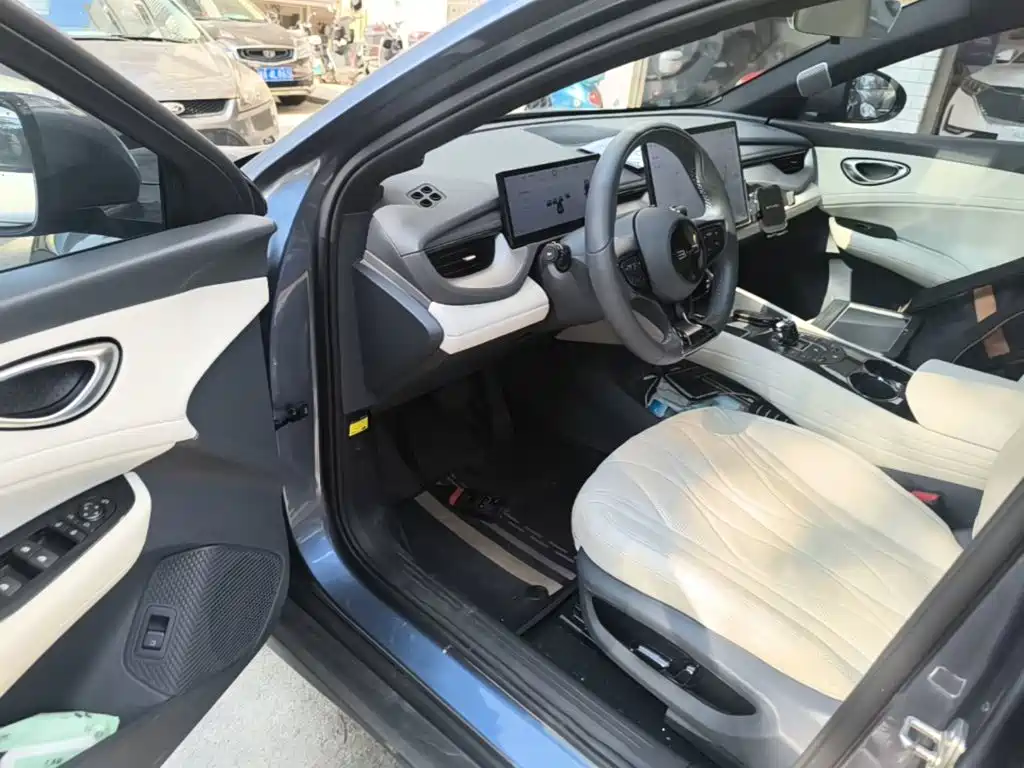 BYD Seal 06GT 2025 — фото 16