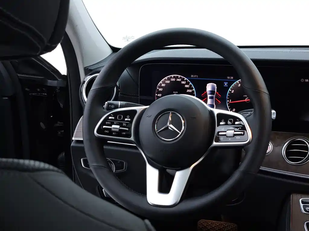 Mercedes-Benz E-Class 2020 — фото 11