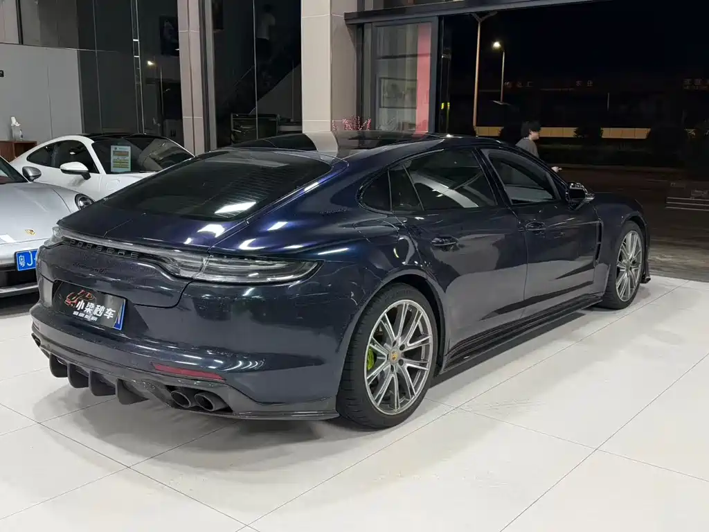 Porsche Panamera 2019 — фото 2