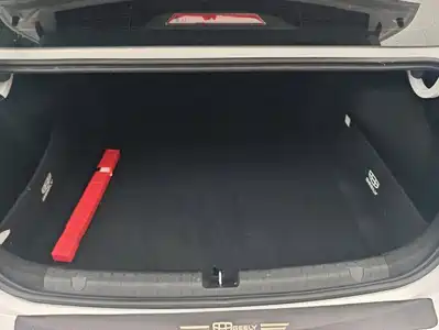 Geely Emgrand 2024