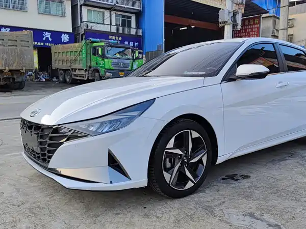 Hyundai Elantra 2021