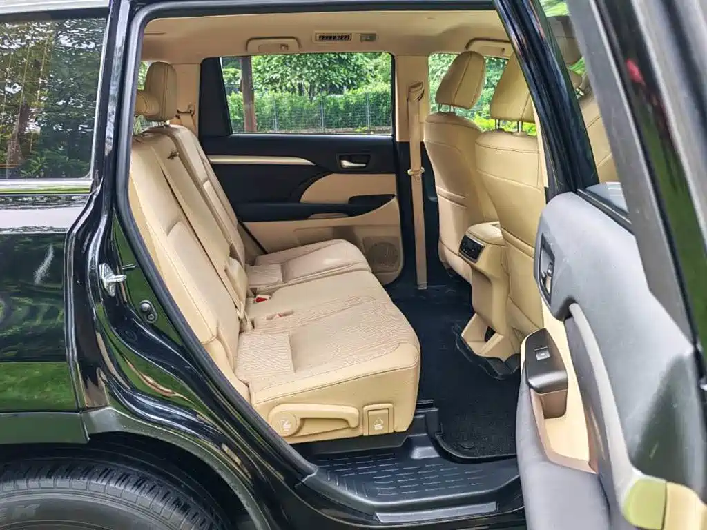 Toyota Highlander 2018 — фото 12
