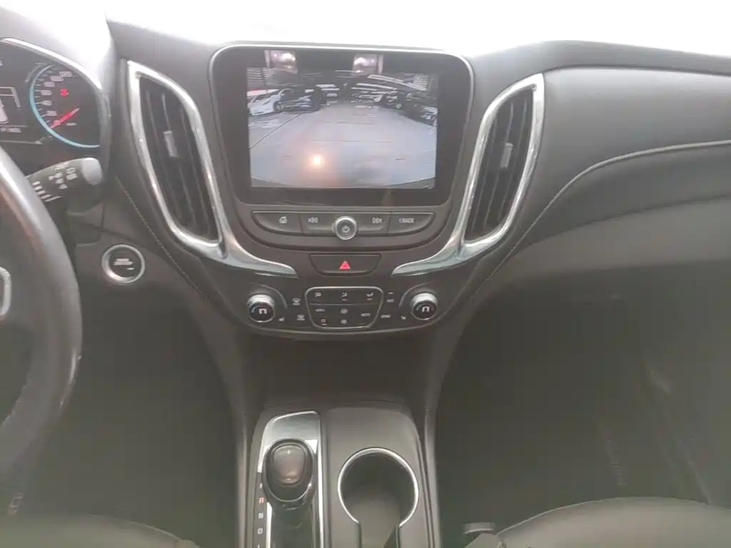 Chevrolet Equinox 2018 — фото 13