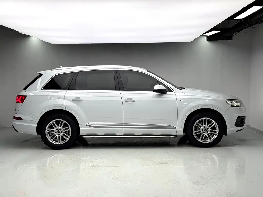 Audi Q7 2017 — фото 15