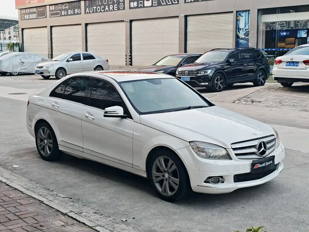 Mercedes-Benz C-Class 2011 — фото 2