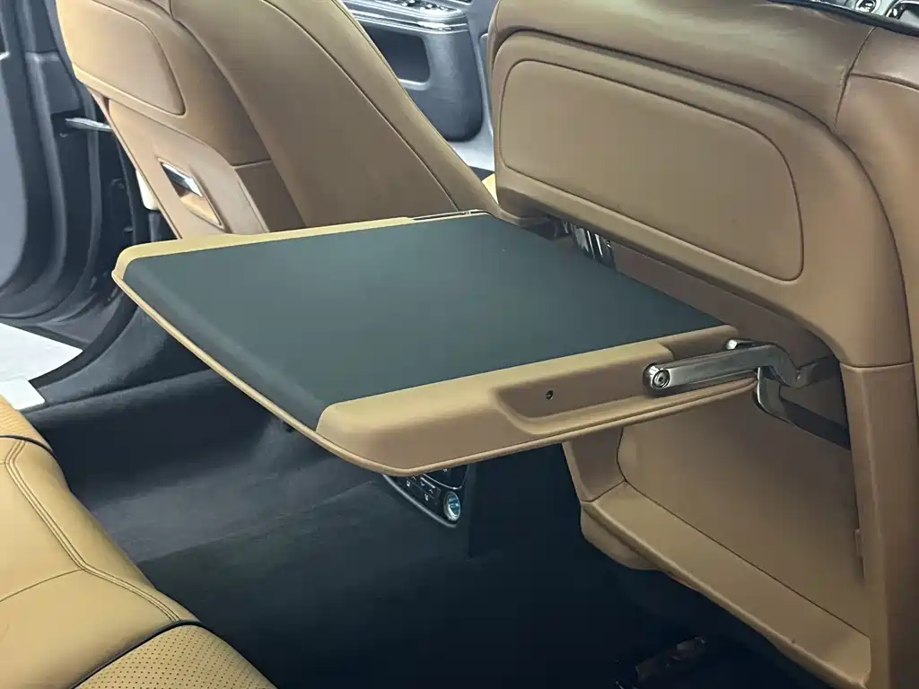 Jaguar XJ 2015 — фото 26
