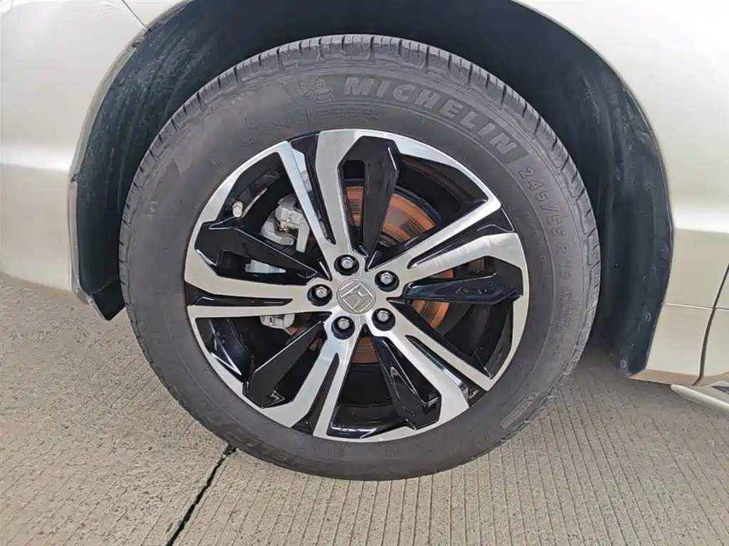 Honda UR-V 2018 — фото 23