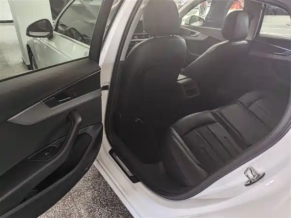 Audi A4L 2017