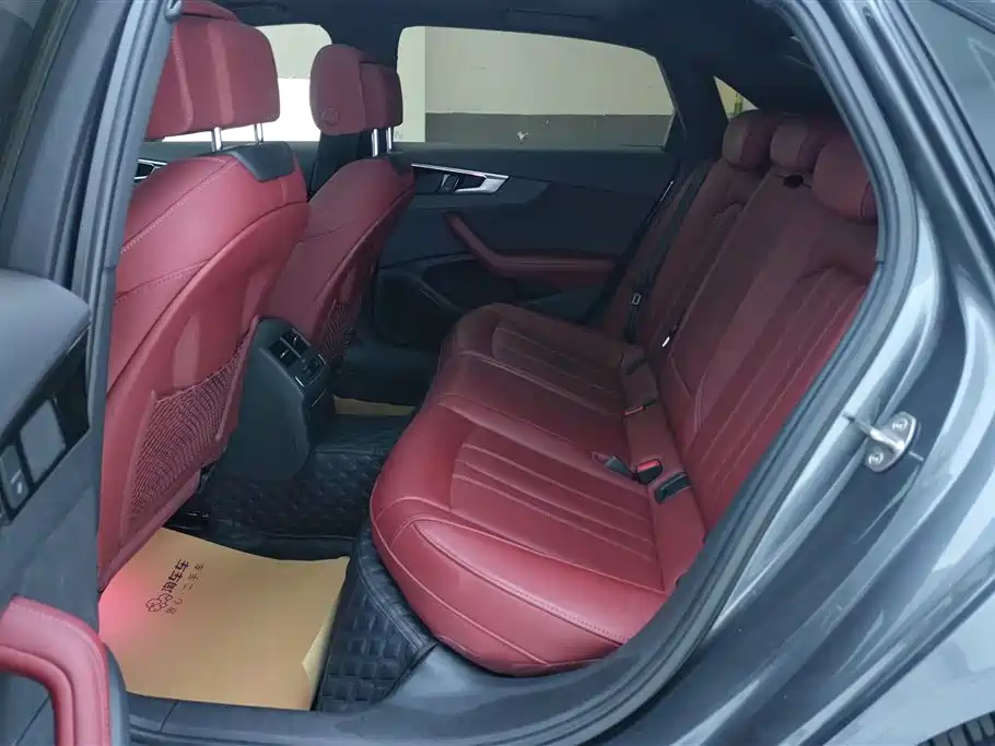 Audi A4L 2023 — фото 11