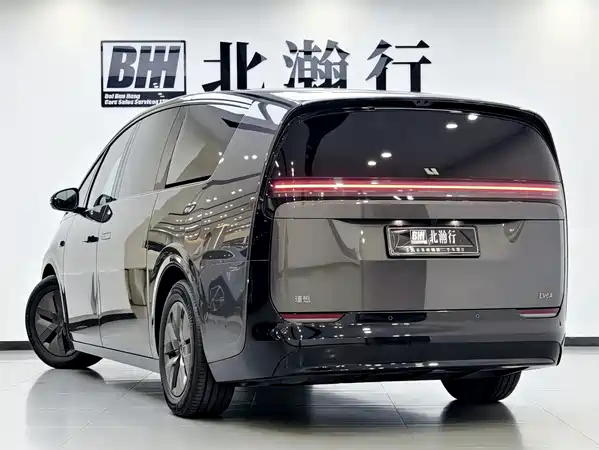 Li Auto MEGA 2025
