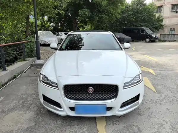 Jaguar XFL 2018