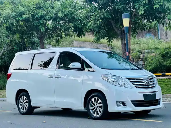 Toyota Alphard 2012