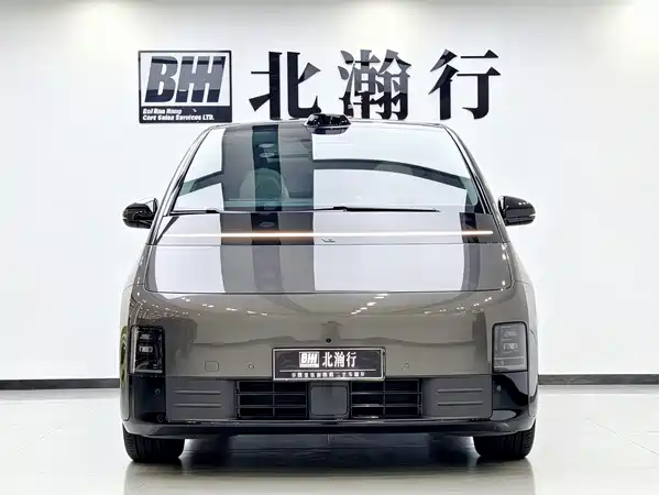 Li Auto MEGA 2025