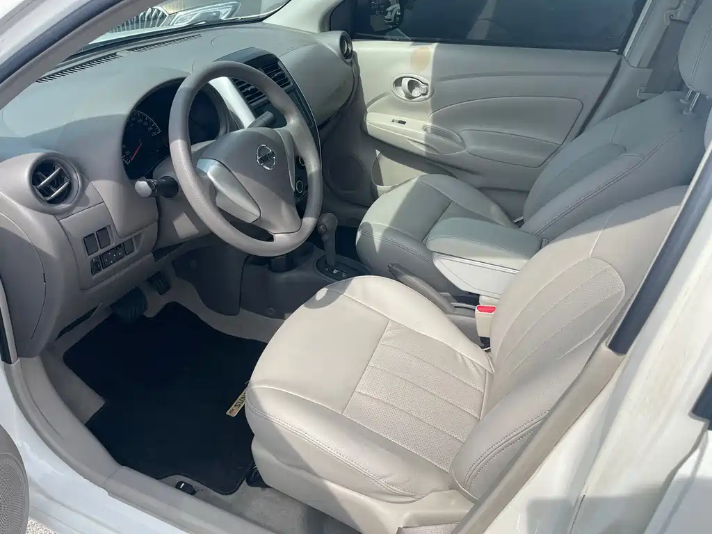 Nissan Sunny 2014