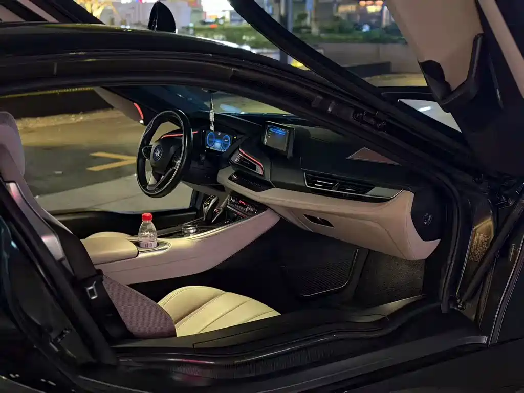 BMW i8 2018 — фото 3